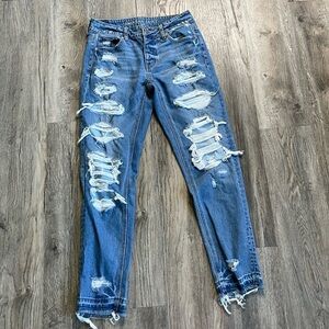 American Eagle Outfitters Tomgirl Distressed Jeans, size 0